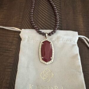 Kendra Scott Marlowe Pendant Necklace in Bordeaux Tiger’s Eye